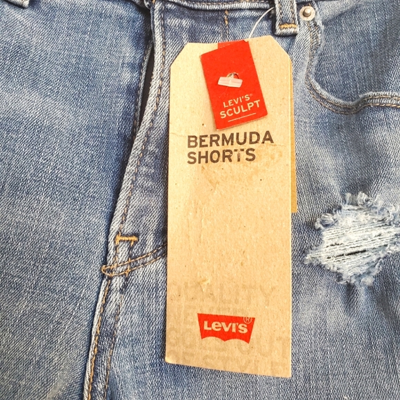 Levi's Womens Bermuda Shorts Mid Rise - Picture 13 of 16